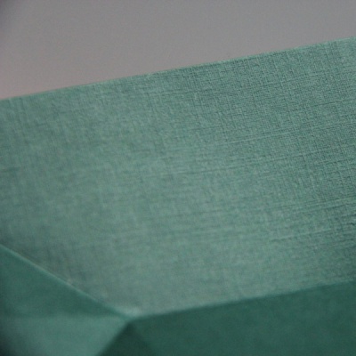 Пакеты бумажные 23х36х10см, цвет - зеленый, материал - дизайнерская бумага, ламинация - без ламинации, ручки - шнур, фото 4 