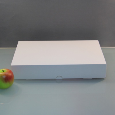 Картонные коробки 40х6х28см, цвет - белый, материал - картон, ламинация - матовая, фото 1 (вид спереди)