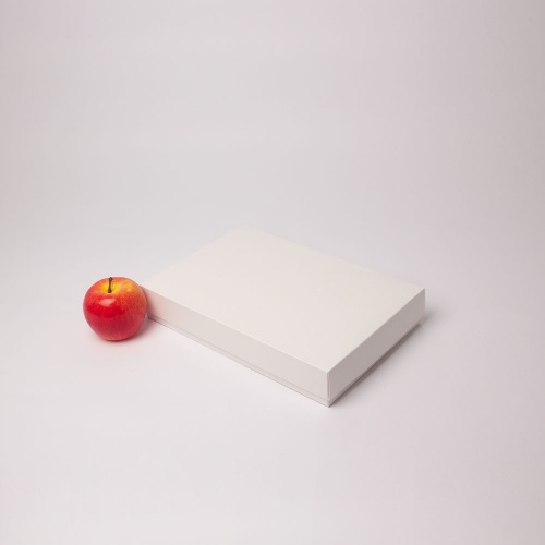 Картонные коробки 30х5х20см, цвет - белый, материал - картон, ламинация - матовая, фото 1 (вид спереди)