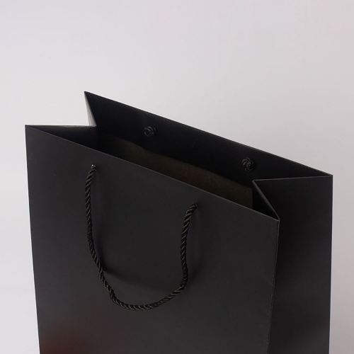Пакеты бумажные 33х40х16см, цвет - черный, материал - картон, ламинация - матовая, ручки - витой шнур, фото 4 