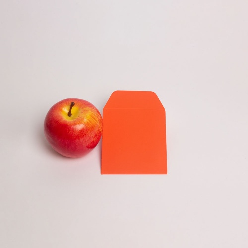 Конверты 9х10, цвет - красный, материал - мелованная бумага, ламинация - матовая, фото 1 (вид спереди)
