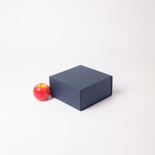 Кашированные коробки 21х10х20см, цвет - тёмно-синий, материал - дизайнерская бумага, ламинация - без ламинации, фото 1 (вид спереди)