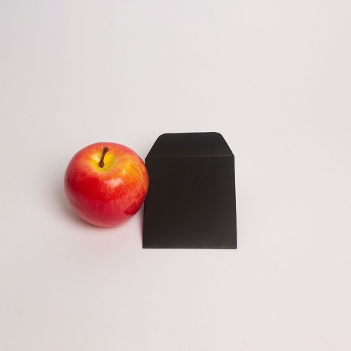 Конверты 9х10, цвет - черный, материал - мелованная бумага, ламинация - матовая, фото 1 (вид спереди)