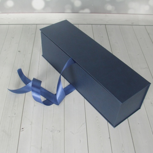 Кашированные коробки 9х33х9см, цвет - тёмно-синий, материал - дизайнерская бумага, ламинация - без ламинации, ручки - лента атласная, фото 2 