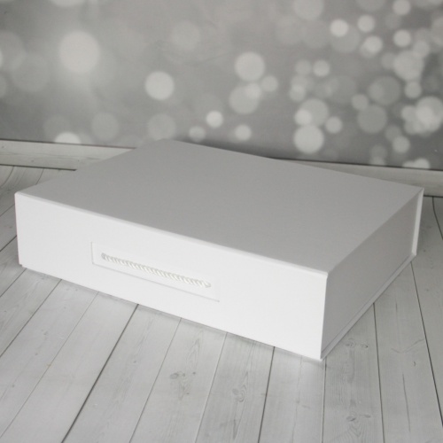 Кашированные коробки 40х9х30см, цвет - белый, материал - мелованная бумага, ламинация - матовая, ручки - витой шнур, фото 4 