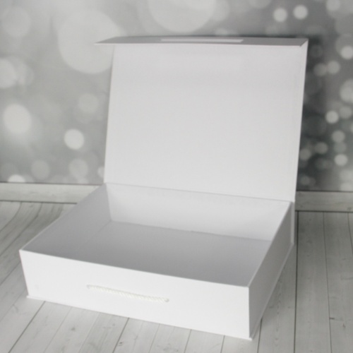 Кашированные коробки 40х9х30см, цвет - белый, материал - мелованная бумага, ламинация - матовая, ручки - витой шнур, фото 6 