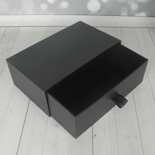 Коробка-пенал 25х8х15, черный, дизайнерская бумага, лента репсовая
