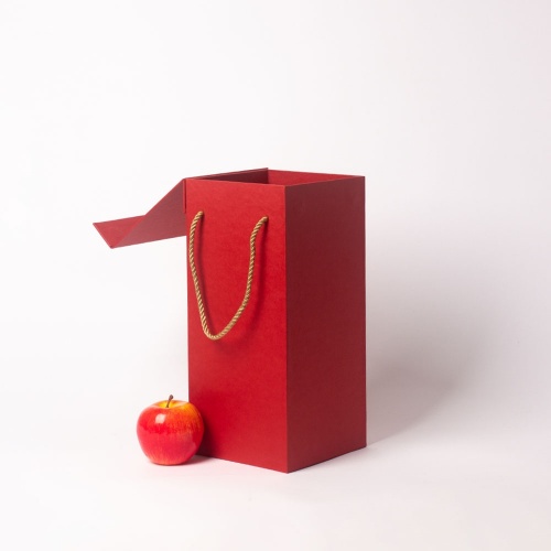 Кашированные коробки 15х33х15см, цвет - красный, материал - дизайнерская бумага, ламинация - без ламинации, ручки - витой шнур, фото 3 