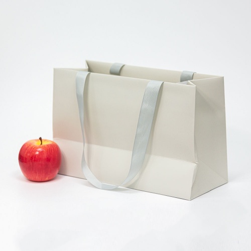 Пакет бумажный, 31x20x13, бежевый матовый, с вклееной ручкой