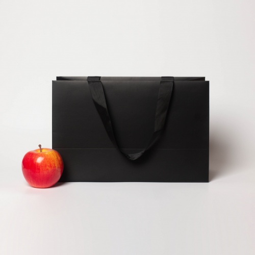 Пакет бумажный, 31x20x13, черный матовый, с вклееной ручкой