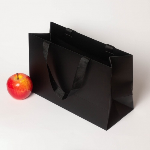Пакет бумажный, 31x20x13, черный матовый, с вклееной ручкой