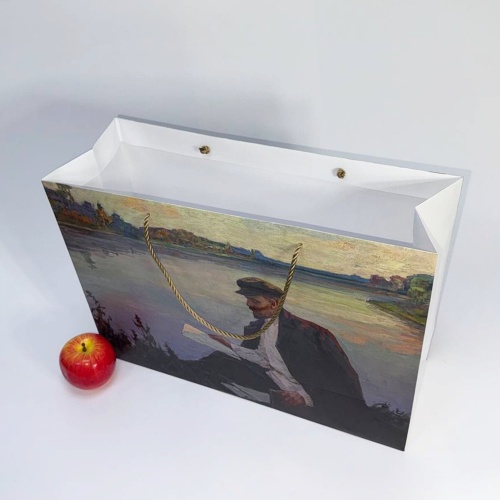 Пакеты бумажные, 47x34x16, белый матовый "Ленин в заливе"