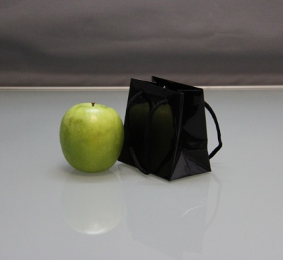 Пакеты бумажные 10х10х6см, цвет - черный, материал - мелованная бумага, ламинация - глянец, ручки - шнур, фото 2