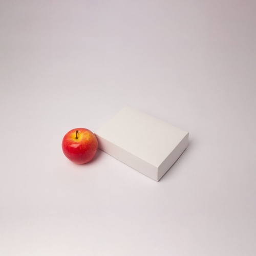 Картонные коробки 17х4х12см, цвет - белый, материал - картон, ламинация - матовая, фото 1 (вид спереди)
