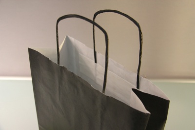 Пакеты бумажные 25х32х11см, цвет - черный, материал - тонкий крафт, ламинация - без ламинации, ручки - крученые (шпагат), фото 3 
