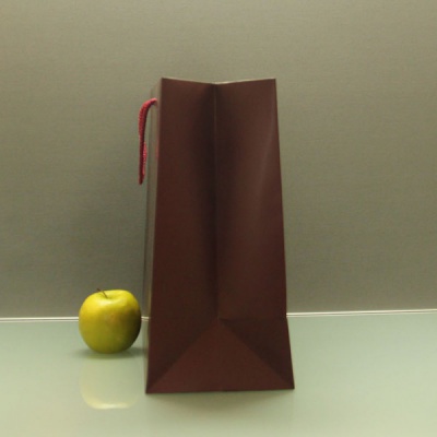 Пакеты бумажные 47х34х16см, цвет - бордо, материал - мелованная бумага, ламинация - матовая, ручки - лента хлопковая (киперная), фото 3 